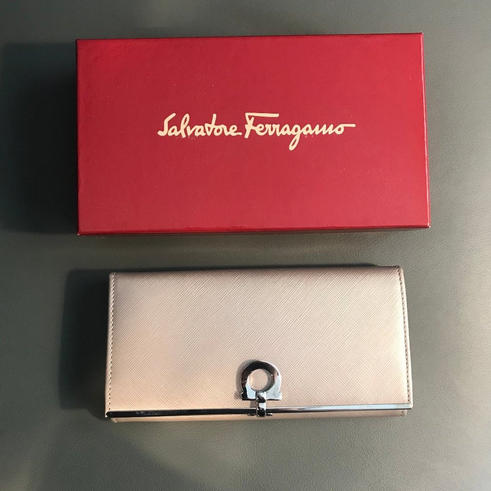 SOLD! Ferragamo Beige Leather Gancio Wallet
